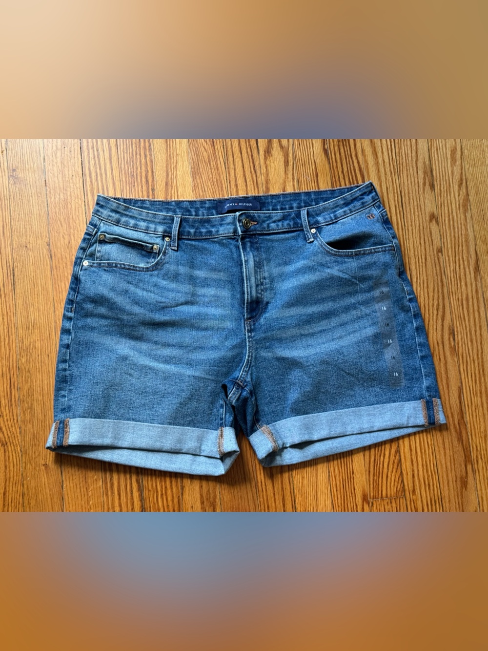 Tommy Hilfiger Women’s Medium Blue Rolled-Hem Denim 16 Shorts